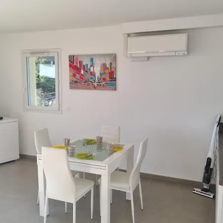 아파트 With Pool Magnificent Sea View 80m To