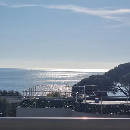 아파트 With Pool Magnificent Sea View 80m To 생트막시메